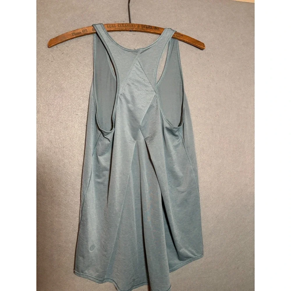 Lululemon 2 Essential‎ Tank Top Racerback Tulip Back Athletic Athleisure Yoga